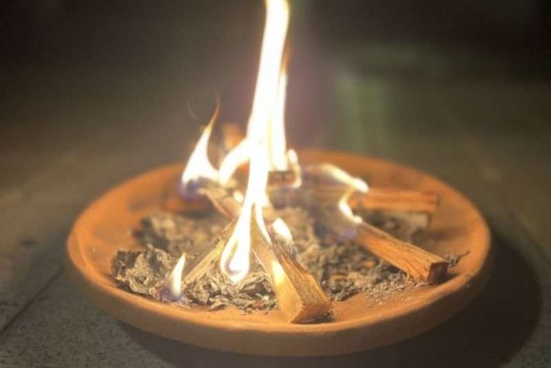 迎え火と送り火の違いとは？伝統を知るための豆知識