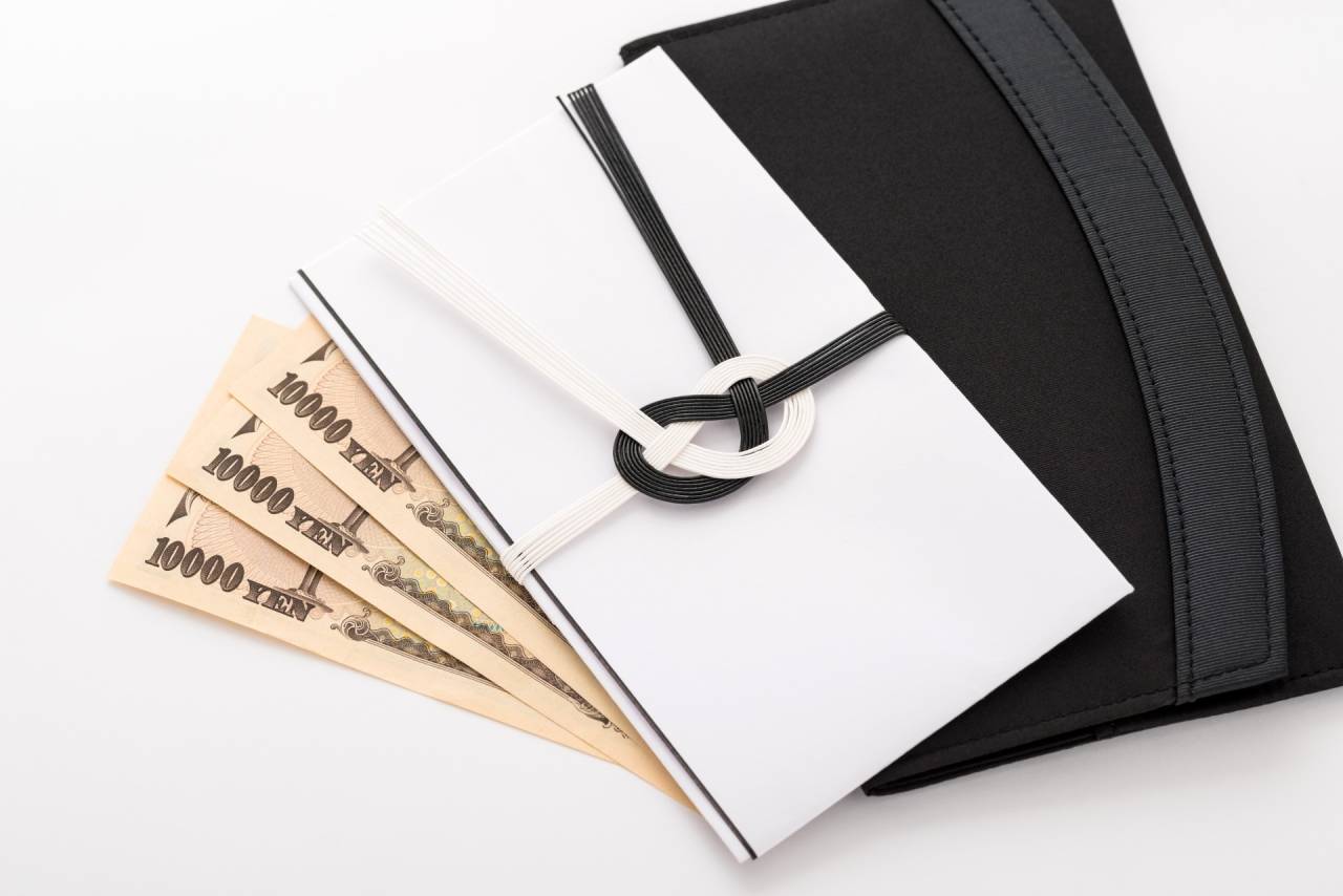 祖父母・親戚別に見る北海道の香典相場｜札幌・道内のマナーも解説